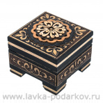 Шкатулка из бересты с аппликацией