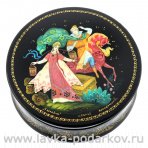 Лаковая миниатюра шкатулка "У колодца". Холуй