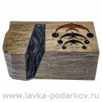 Шкатулка из карельской березы с янтарной вставкой "Дежавю"