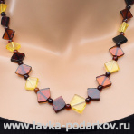 Янтарные бусы "Ромбики"