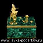 Шкатулка из камня "Флейтист"