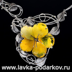Янтарное колье с серебром 